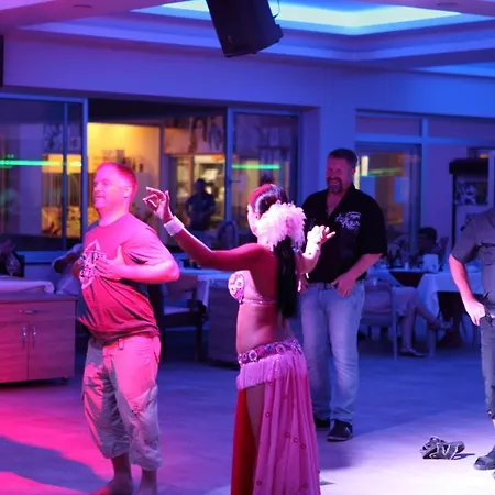 Catty Cats Garden 3* Сіде