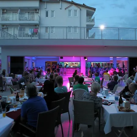 Апарт-готель Catty Cats Garden