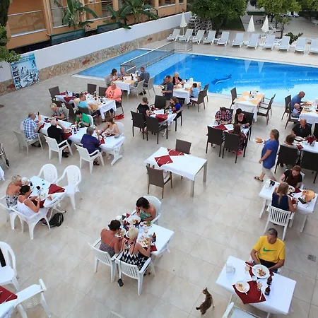 Catty Cats Garden Апарт-готель