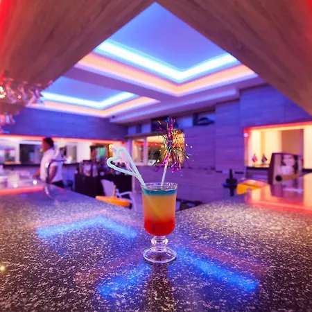 Catty Cats Garden Сіде