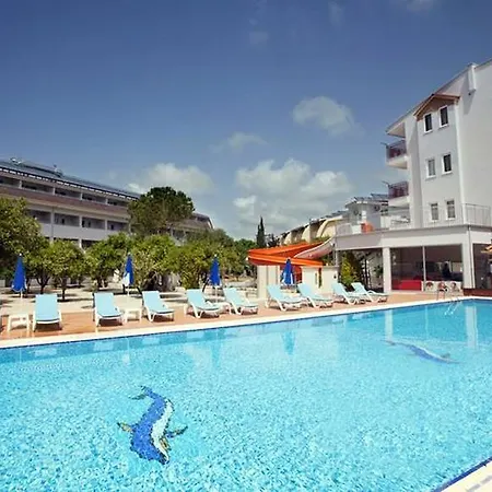 Catty Cats Garden 3*