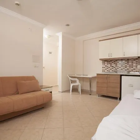 Апарт-готель Catty Cats Garden 3*