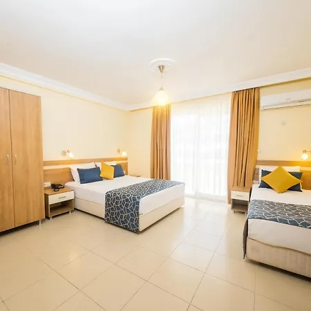 Catty Cats Garden Aparthotel 3*