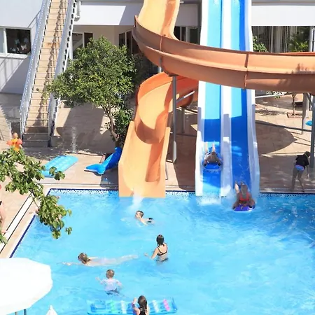 Aparthotel Catty Cats Garden 3*