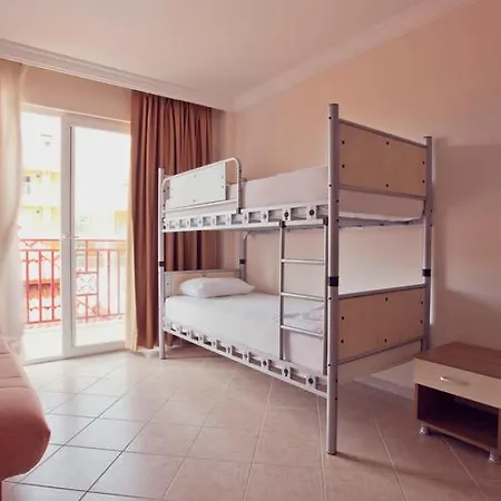 Catty Cats Garden 3*