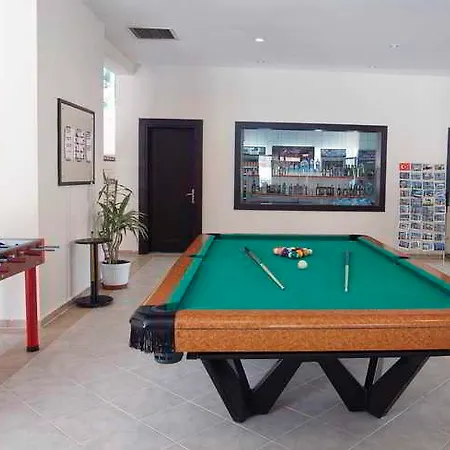 Catty Cats Garden アパートホテル シダ