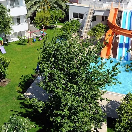 Catty Cats Garden 3*