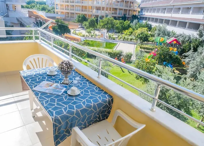 Aparthotel Catty Cats Garden 3*