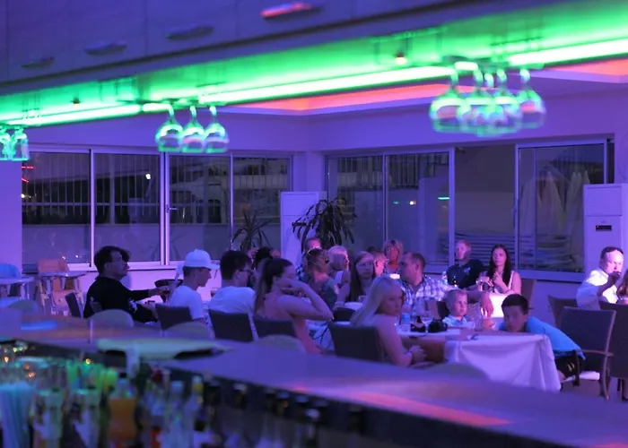 Hotel apartamentowy Catty Cats Garden