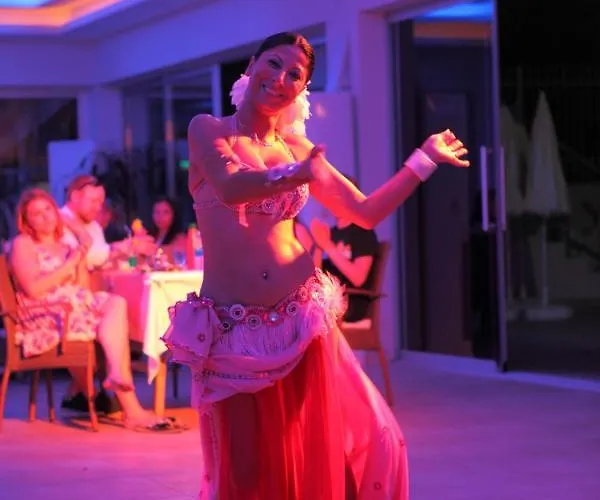 Catty Cats Garden Aparthotel