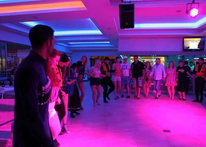 Aparthotel Catty Cats Garden 3*