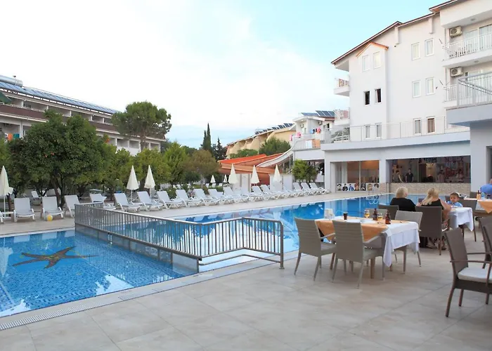 Aparthotel Catty Cats Garden 3*