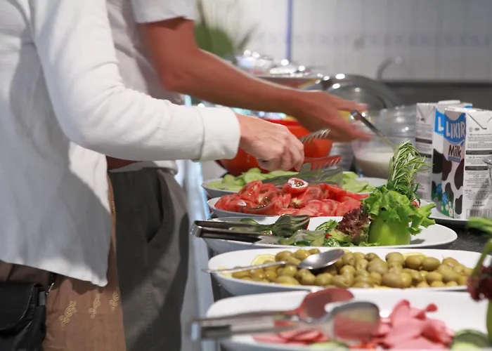 Hotel apartamentowy Catty Cats Garden Side