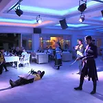מלון דירות Catty Cats Garden 3*