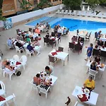 Catty Cats Garden מלון דירות