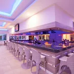 Catty Cats Garden 3* סייד