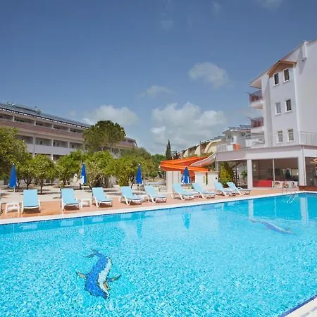 Apartahotel Catty Cats Garden 3*