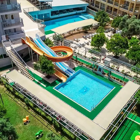 Catty Cats Garden 3* Side