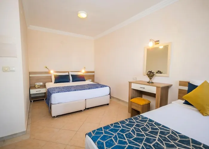 Catty Cats Garden Apart-hotel Side