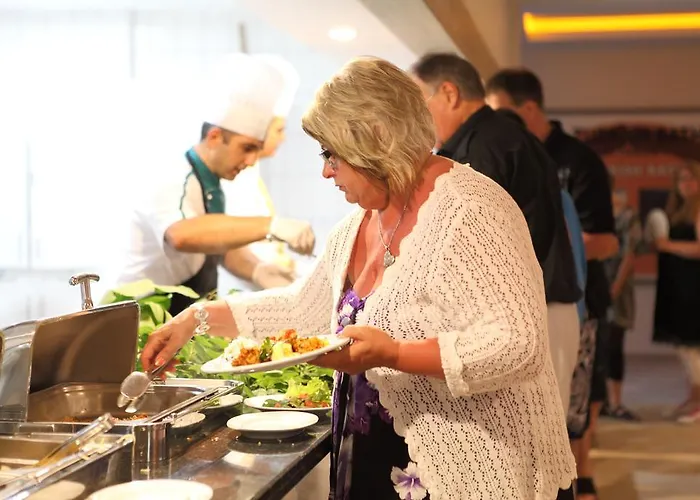 Catty Cats Garden Side