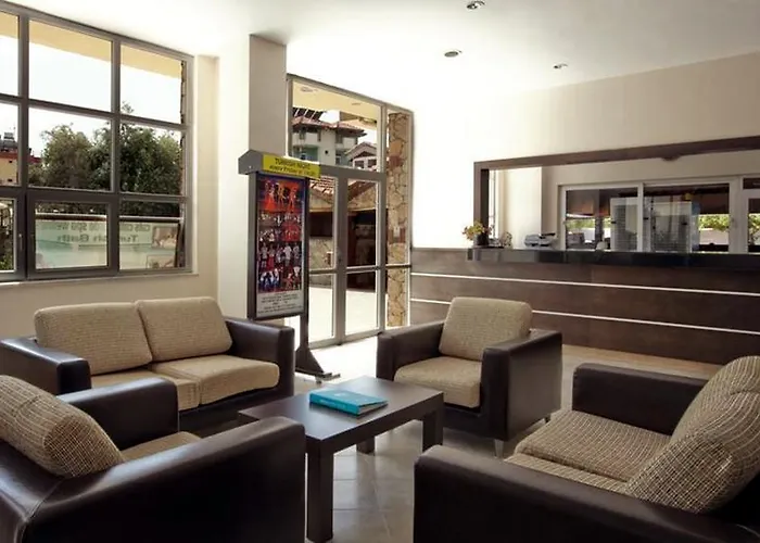 Apart-hotel Catty Cats Garden Side